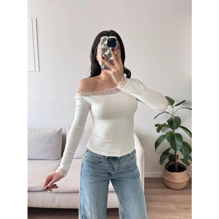 Kayık Yaka Dantel Crop - BEYAZ