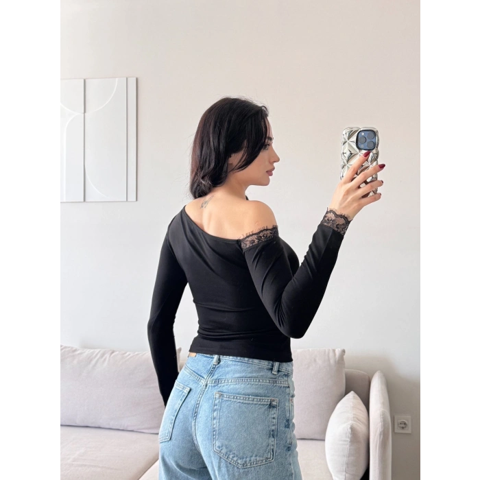 Kayık Yaka Dantel Crop - SİYAH