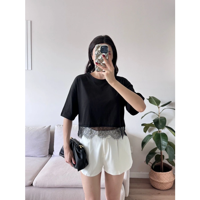 Eteği Dantel Crop T-shirt - SİYAH