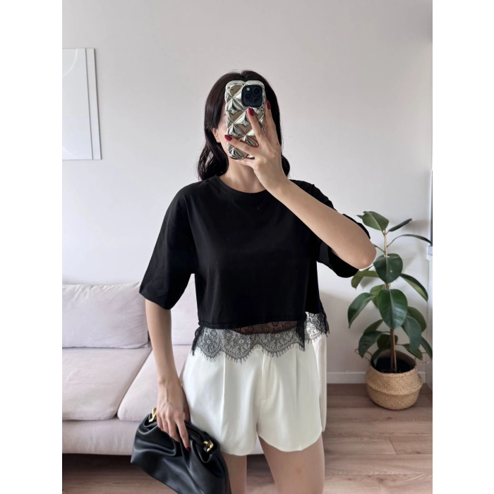 Eteği Dantel Crop T-shirt - SİYAH