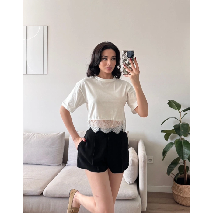 Eteği Dantel Crop T-shirt - BEYAZ