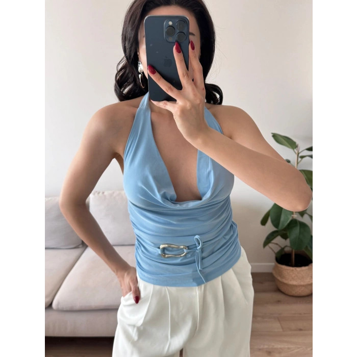 Degaje Yaka Aksesuar Crop - MAVİ