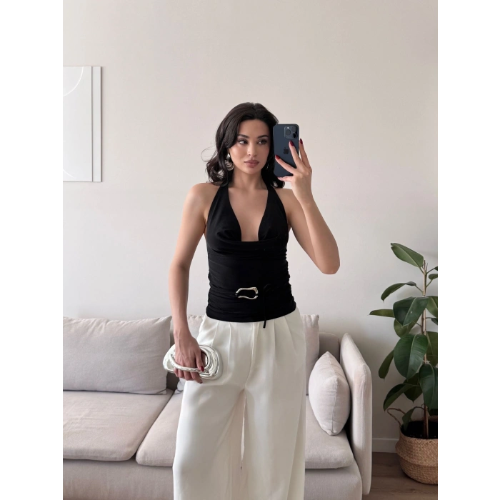 Degaje Yaka Aksesuar Crop - SİYAH