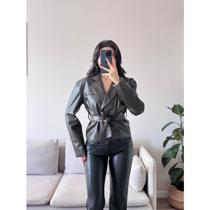 Kruvaze Yaka Kuşaklı Deri Ceket - KAHVE