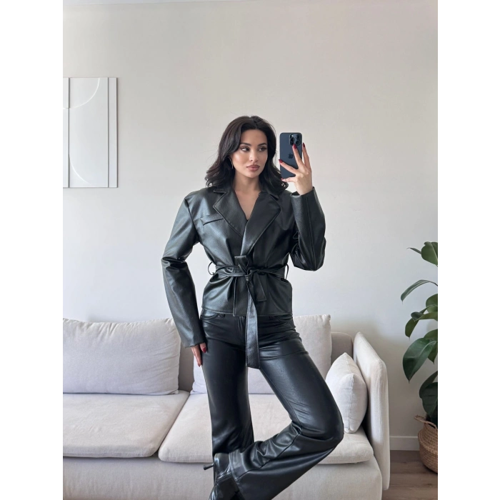 Kruvaze Yaka Kuşaklı Deri Ceket - SİYAH