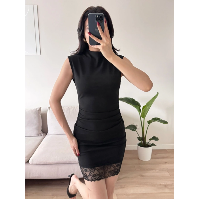 Dantel Detaylı Sırt Fermuar Mini Elbise - SİYAH