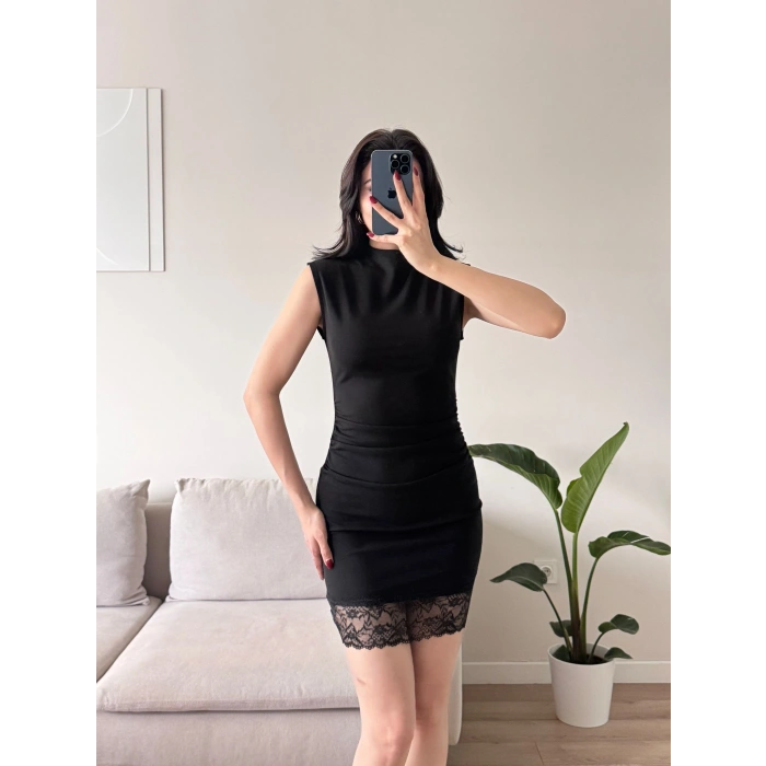 Dantel Detaylı Sırt Fermuar Mini Elbise - SİYAH