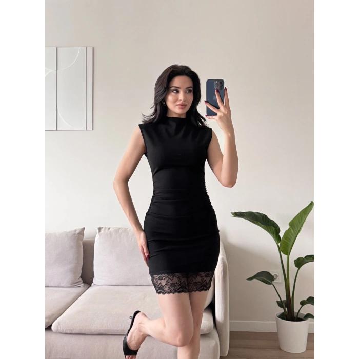 Dantel Detaylı Sırt Fermuar Mini Elbise - SİYAH