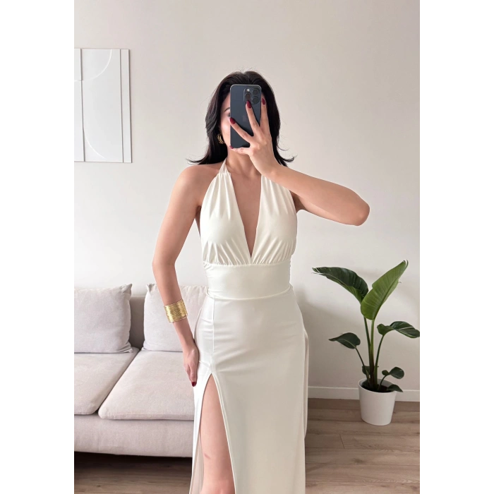 Halter Yaka Sırt Bağlamalı Yırtmaçlı Maxi Elbise - BEYAZ