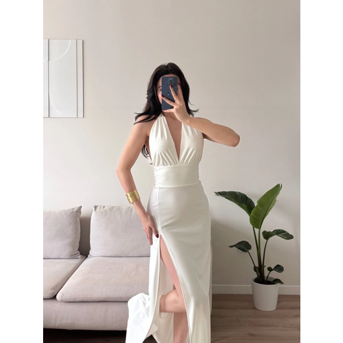 Halter Yaka Sırt Bağlamalı Yırtmaçlı Maxi Elbise - BEYAZ