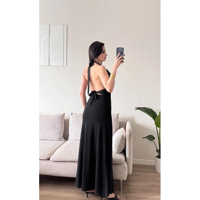 Halter Yaka Sırt Bağlamalı Yırtmaçlı Maxi Elbise - SİYAH
