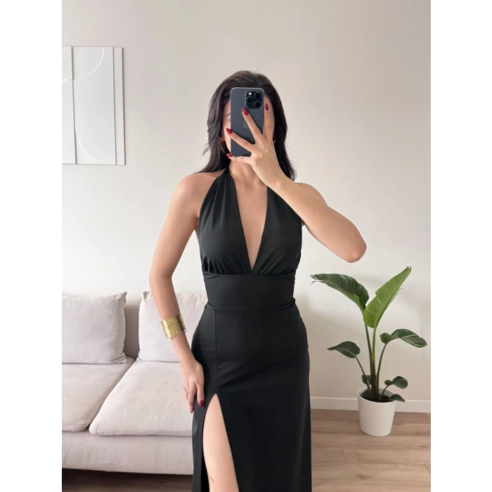 Halter Yaka Sırt Bağlamalı Yırtmaçlı Maxi Elbise - SİYAH