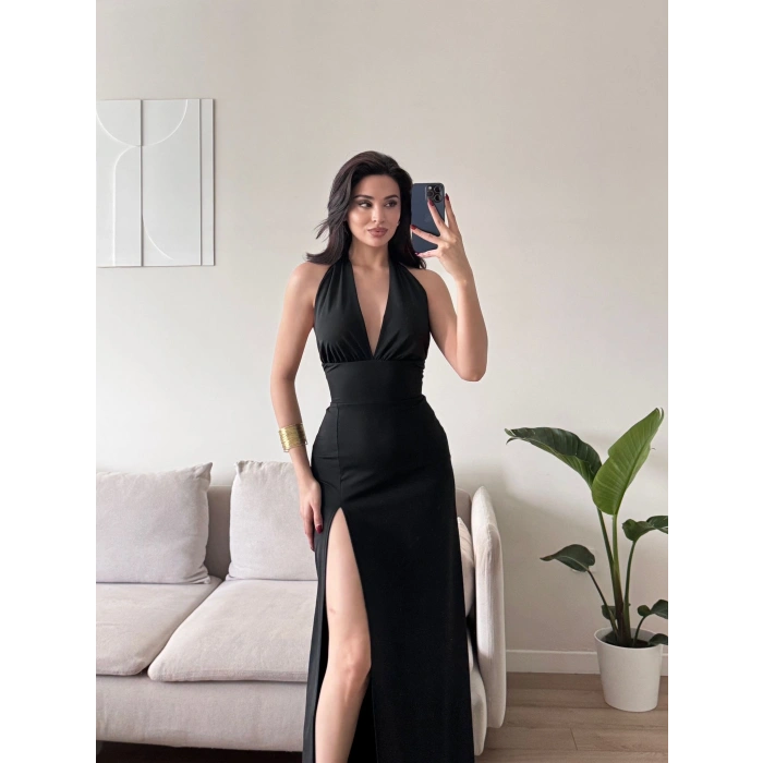 Halter Yaka Sırt Bağlamalı Yırtmaçlı Maxi Elbise - SİYAH