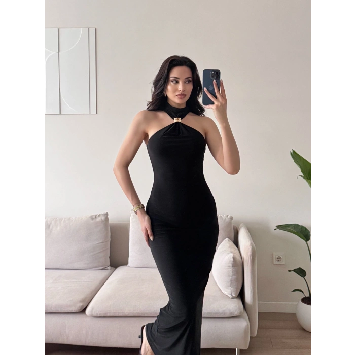 Yırtmaç Detay Aksesuarlı Elbise - SİYAH