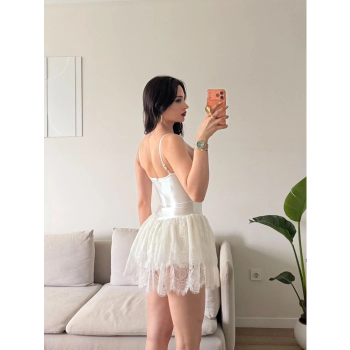 Bel Korse Eteği Dantel Elbise - BEYAZ