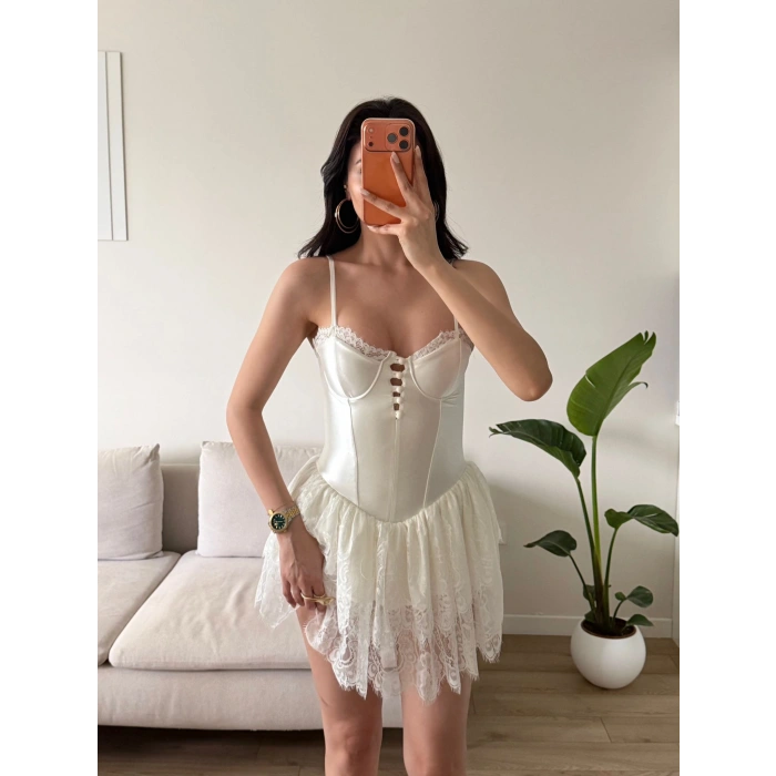 Bel Korse Eteği Dantel Elbise - BEYAZ