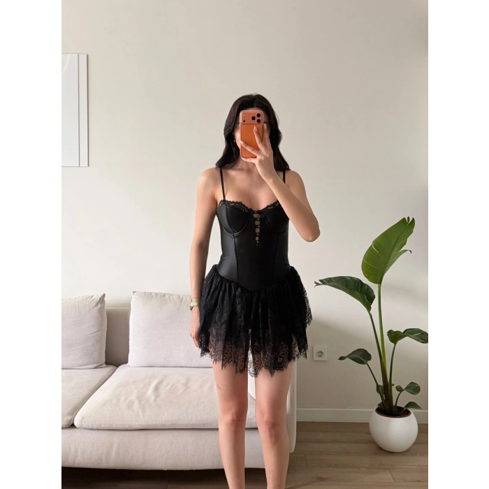 Bel Korse Eteği Dantel Elbise - SİYAH