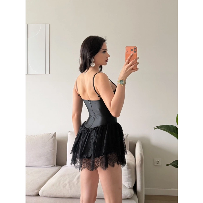 Bel Korse Eteği Dantel Elbise - SİYAH