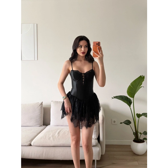 Bel Korse Eteği Dantel Elbise - SİYAH