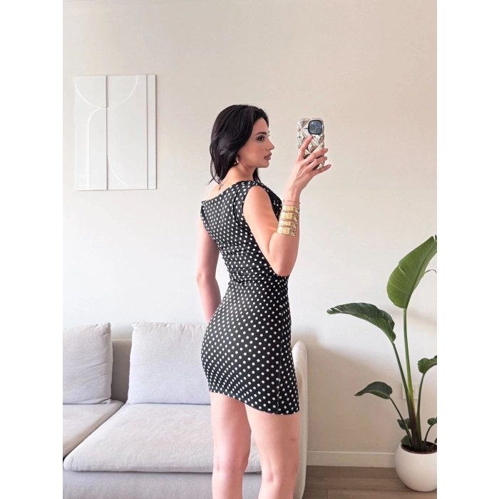 Puantiyeli Omuz Burgu Elbise - SİYAH