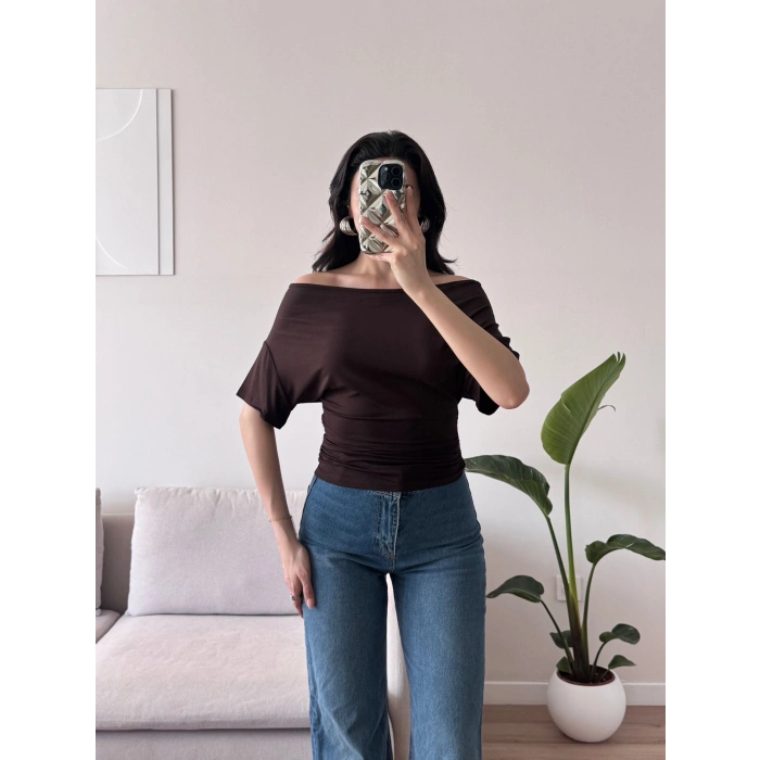 Kayık Yaka Bluz - KAHVE