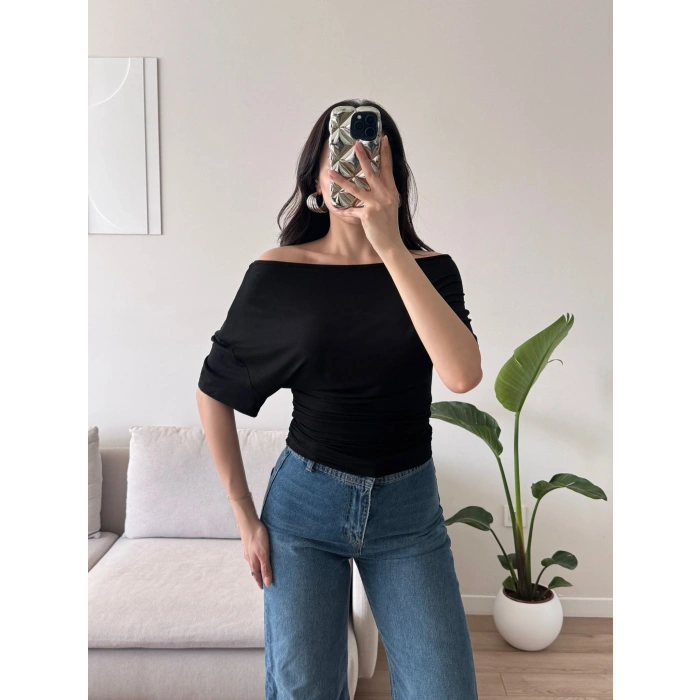 Kayık Yaka Bluz - SİYAH