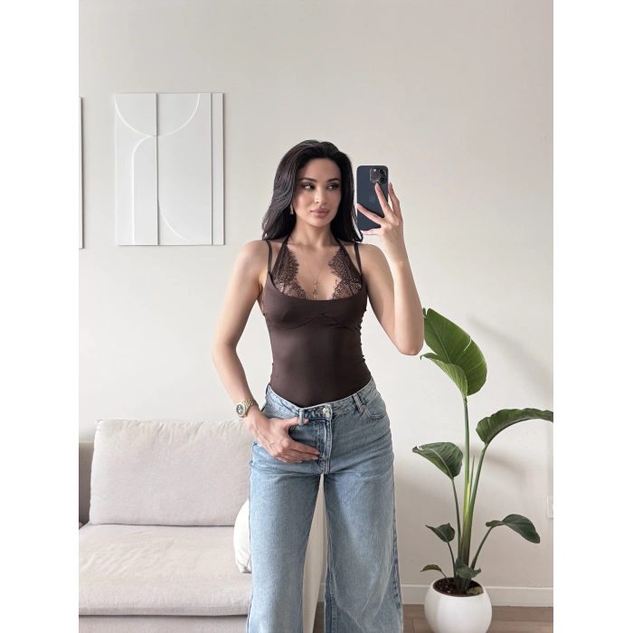 Boyun Geçmeli Güpürlü Bodysuit - KAHVE