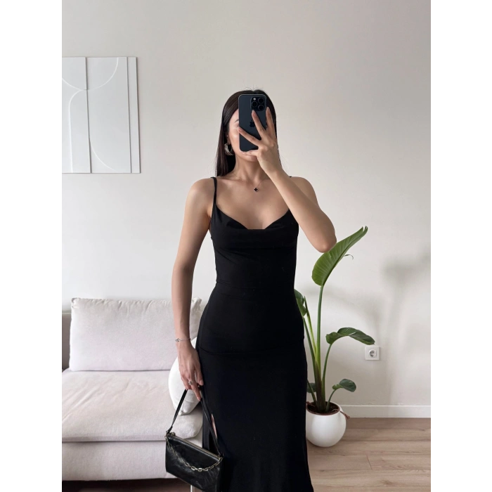 Askılı Derin Yırtmaç Elbise - SİYAH