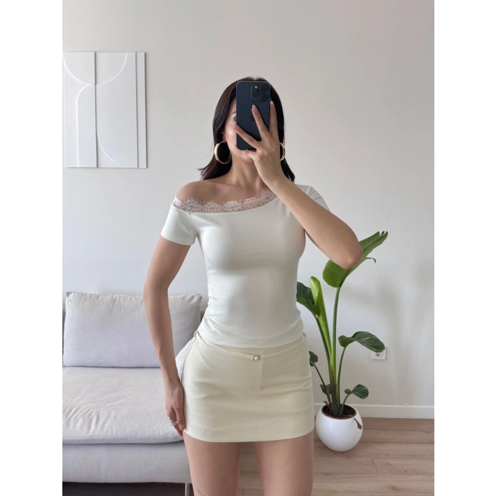 Kayık Yaka Dantel Detay Crop - BEYAZ