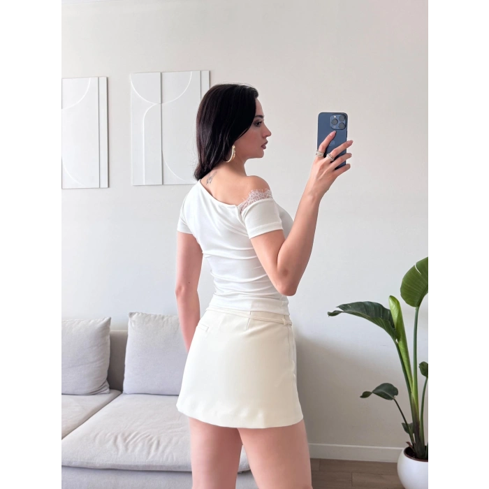 Kayık Yaka Dantel Detay Crop - BEYAZ