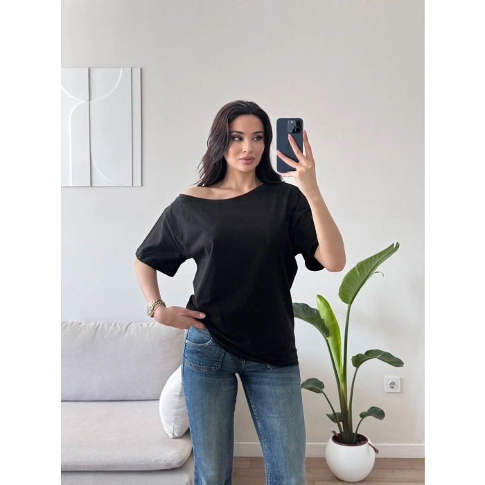 Kayık Yaka Oversize Tshirt - SİYAH