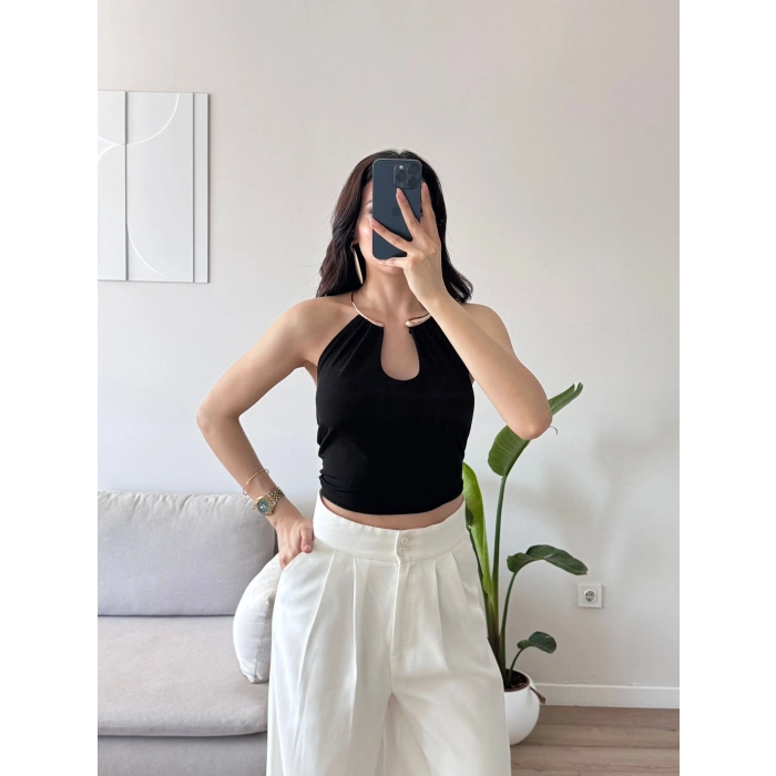 Boyun Aksesuar Bağlamalı Crop - SİYAH