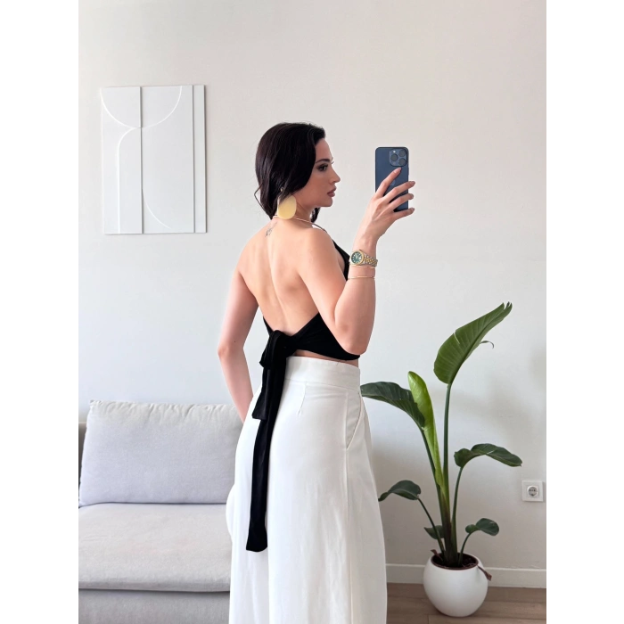 Boyun Aksesuar Bağlamalı Crop - SİYAH