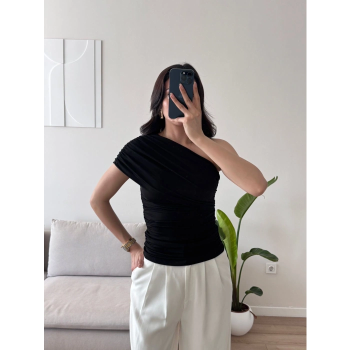 Tek Omuz Büzgülü Bluz - SİYAH