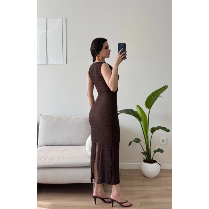 Yırtmaç Detay Büzgülü Elbise - KAHVE