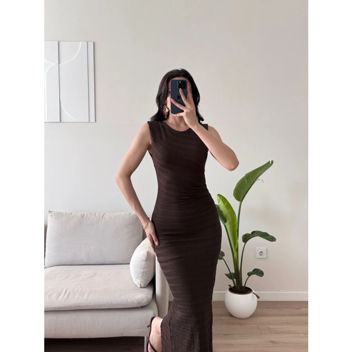 Yırtmaç Detay Büzgülü Elbise - KAHVE