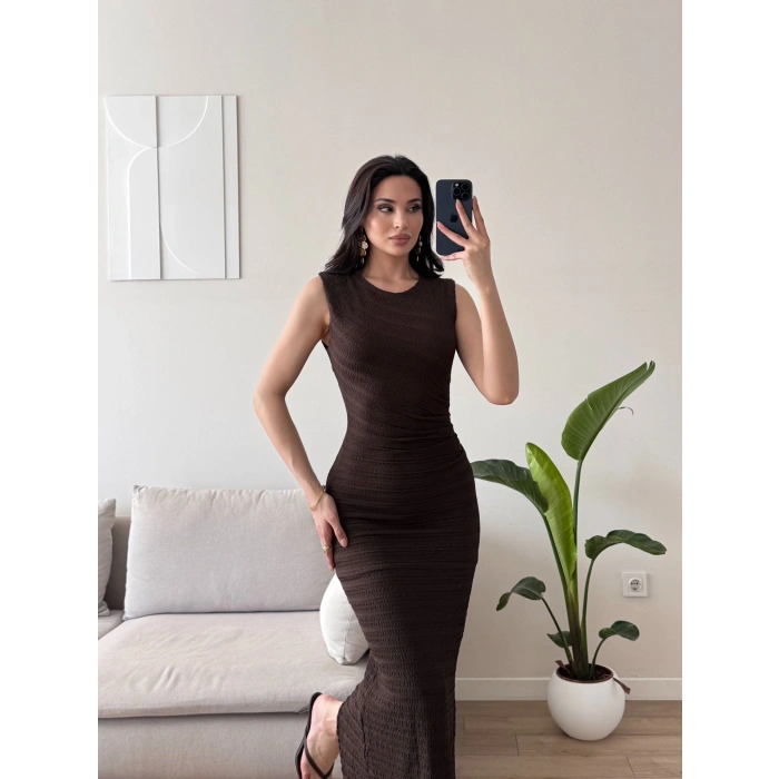 Yırtmaç Detay Büzgülü Elbise - KAHVE