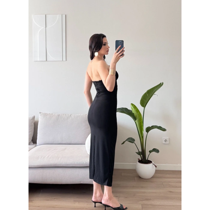 Straplez Kalp Yaka Yırtmaçlı Elbise - SİYAH