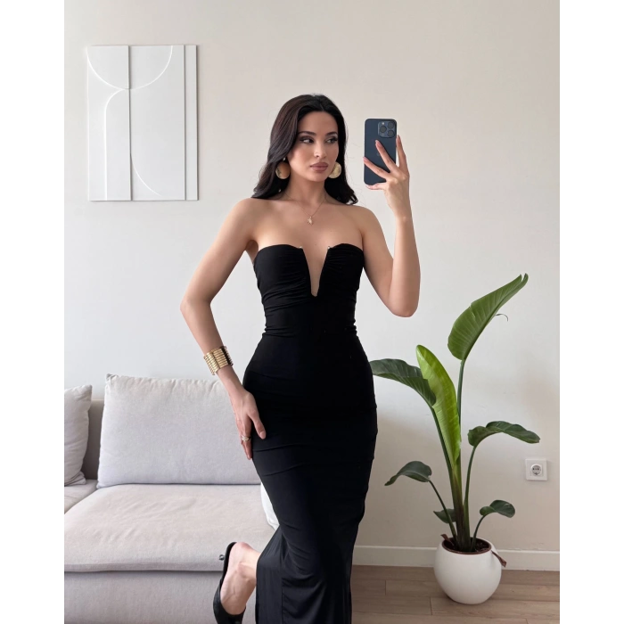 Straplez Kalp Yaka Yırtmaçlı Elbise - SİYAH