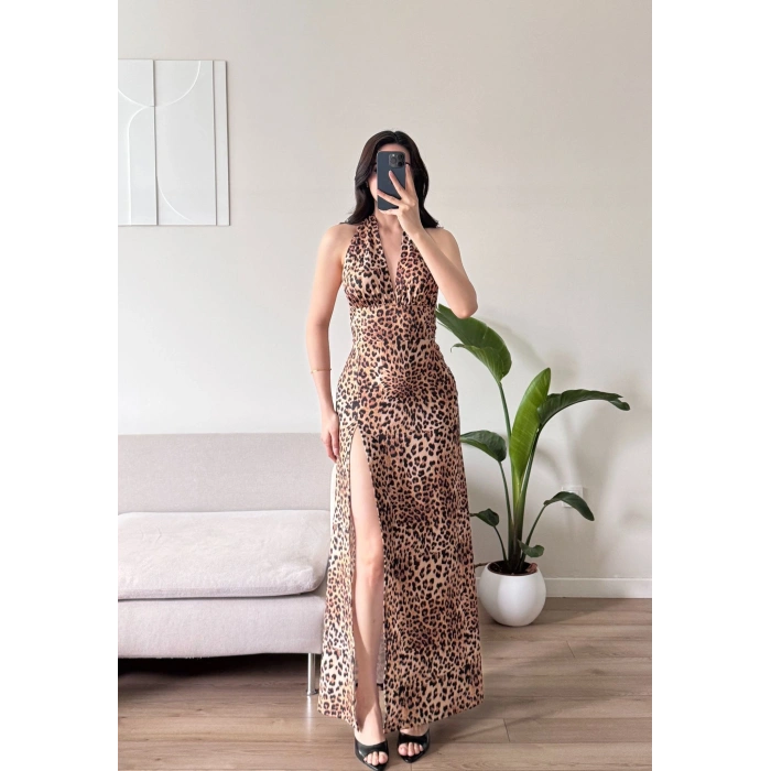 Halter Yaka Sırt Bağlamalı Yırtmaçlı Maxi Elbise - LEOPAR