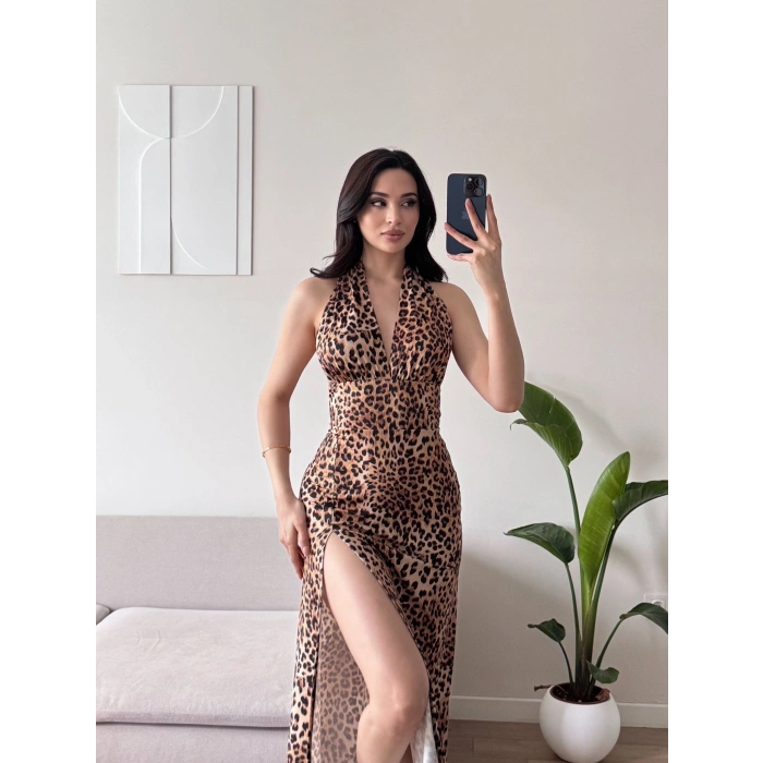 Halter Yaka Sırt Bağlamalı Yırtmaçlı Maxi Elbise - LEOPAR