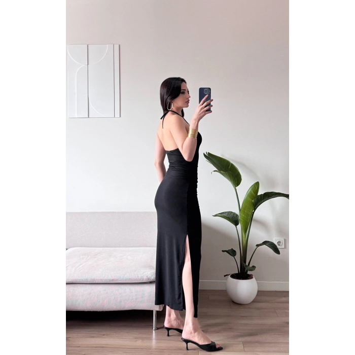 Halter Yaka Aksesuarlı Elbise - SİYAH