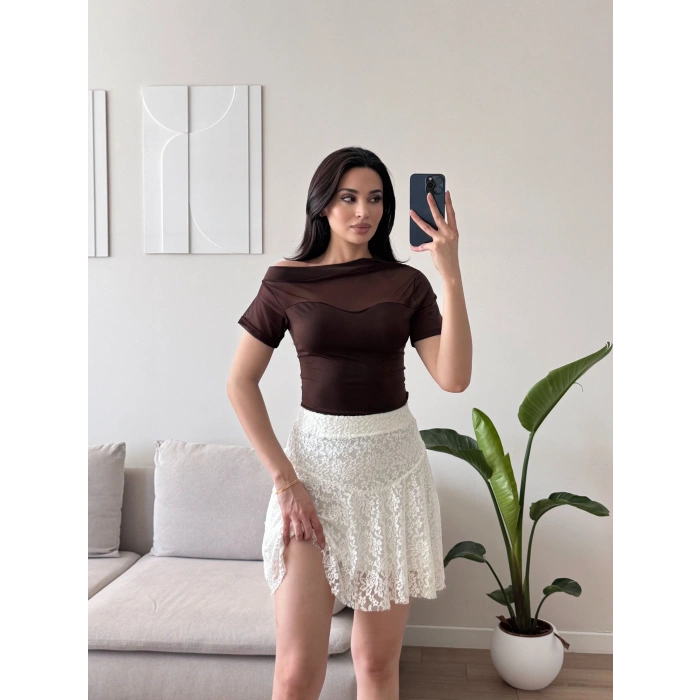 Kayık Yaka Tül Detay Crop - KAHVE