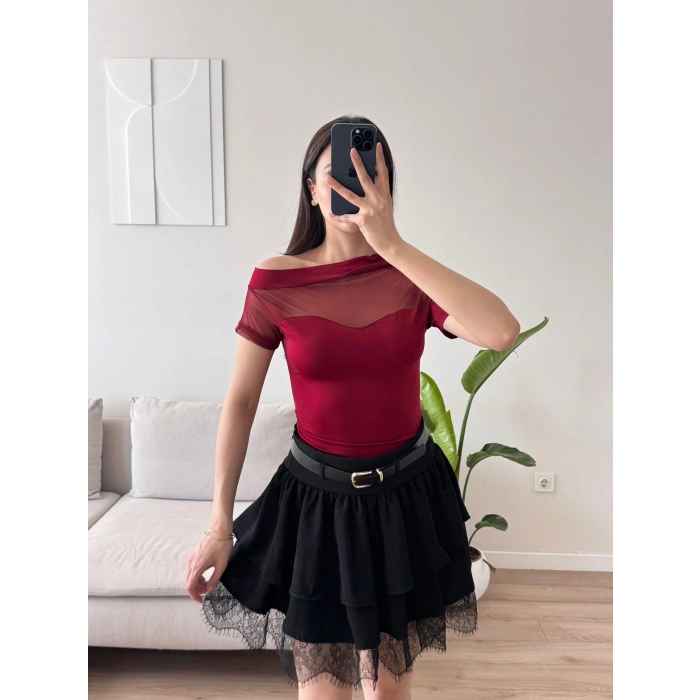 Kayık Yaka Tül Detay Crop - BORDO