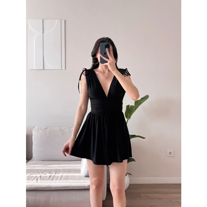 V Yaka Bel Oturtmalı Mini Elbise - SİYAH
