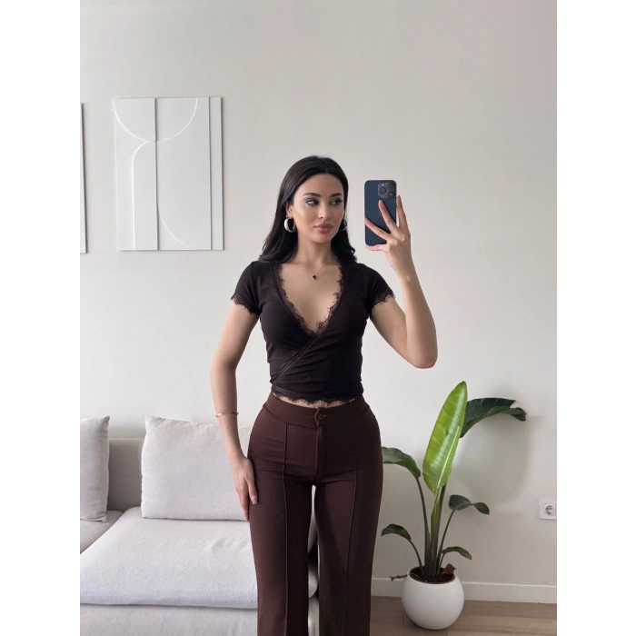 Bel Bağlamalı V Yaka Dantel Crop - KAHVE