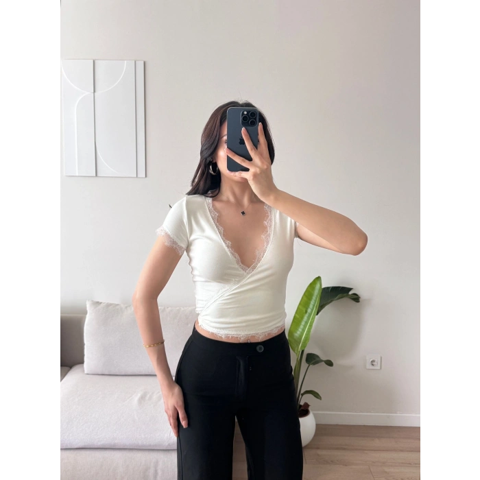 Bel Bağlamalı V Yaka Dantel Crop - BEYAZ