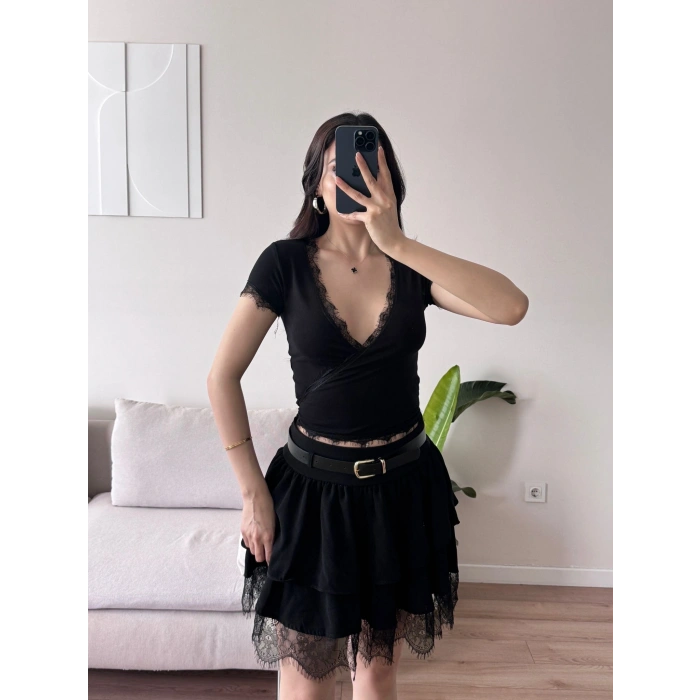 Bel Bağlamalı V Yaka Dantel Crop - SİYAH
