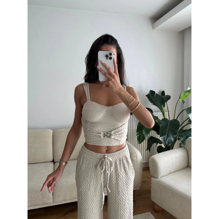 Aksesuar Biyeli Crop & Pantolon Takım - BEJ