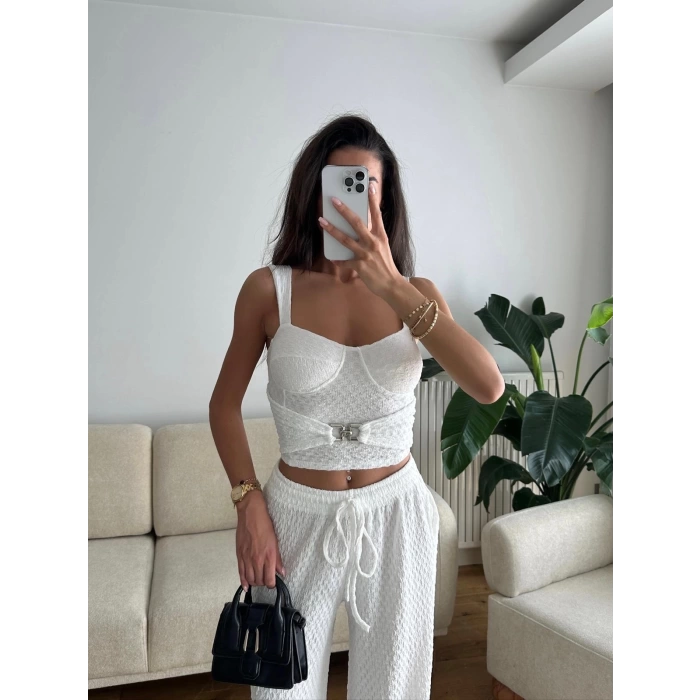 Aksesuar Biyeli Crop & Pantolon Takım - BEYAZ